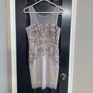 Elegant Seuins BCBG MaxAzria SZ 8